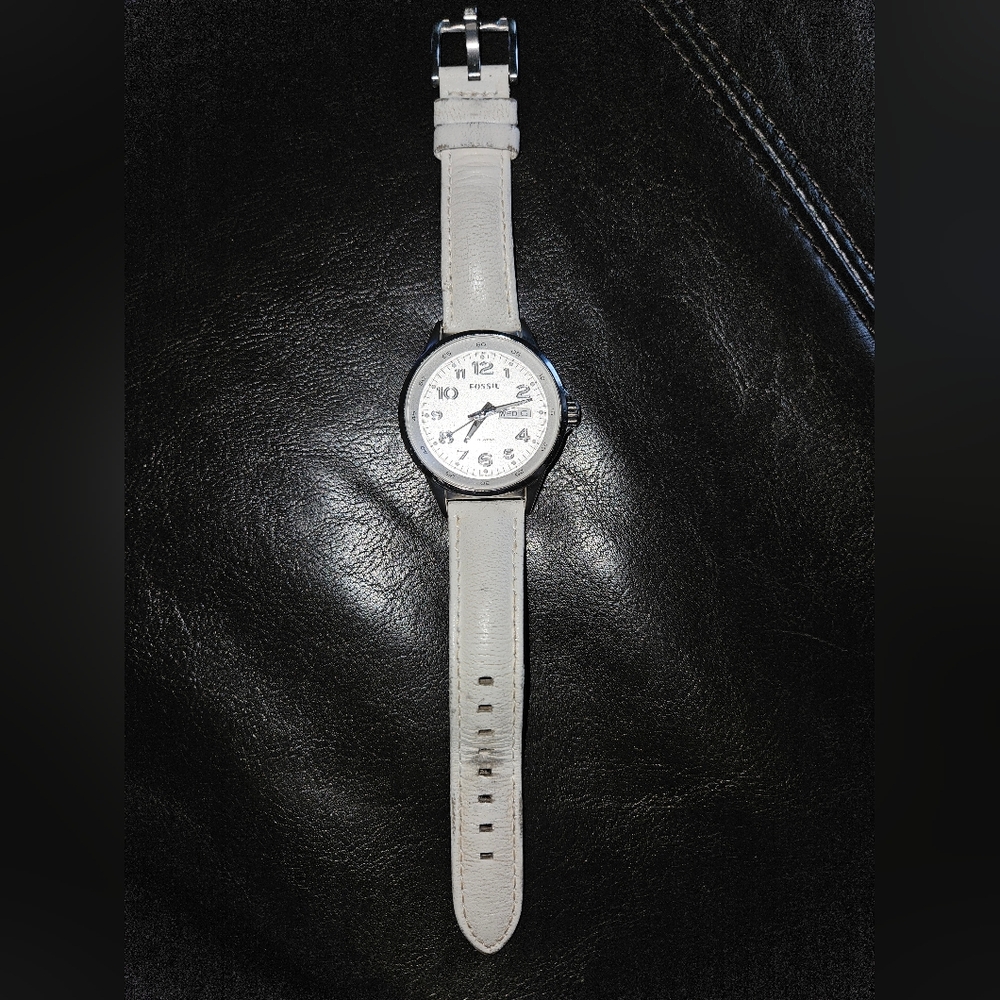 Fossil White Leather Strap Watch